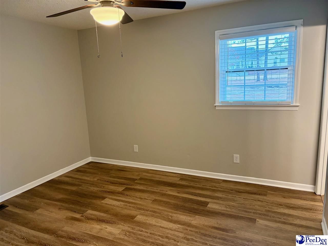 1052 Wellington Photo 24