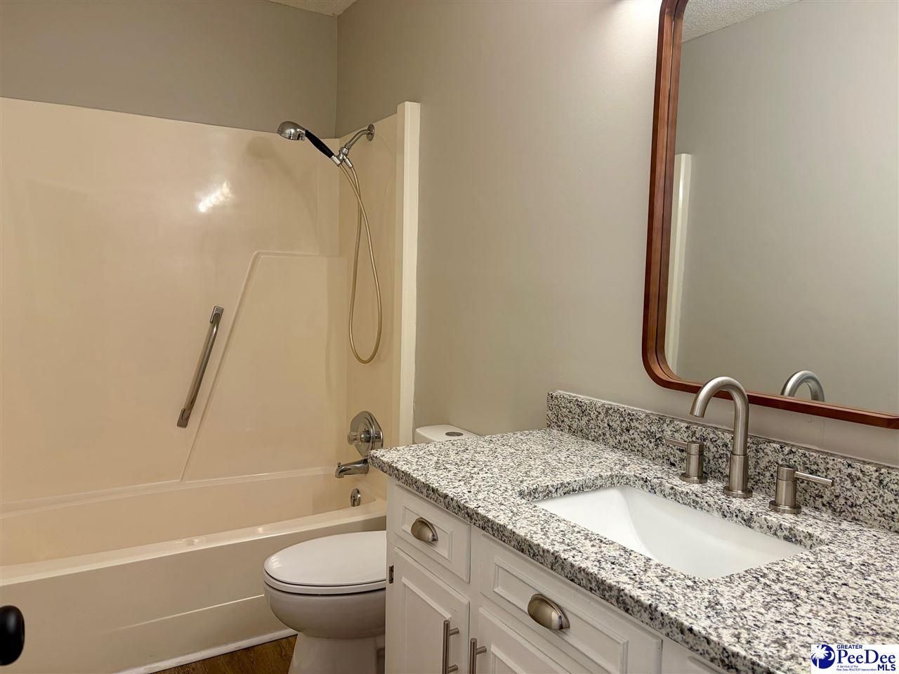 1052 Wellington Photo 26