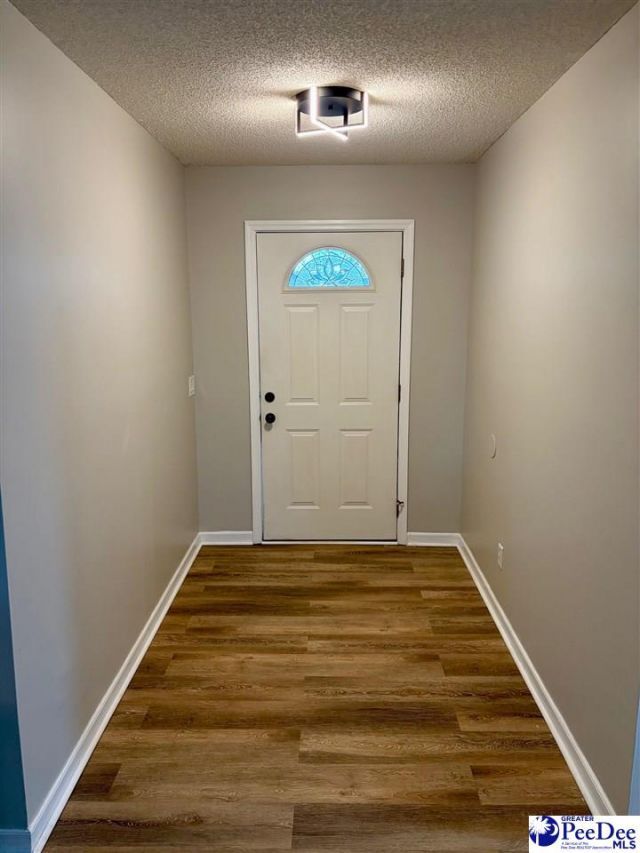 1052 Wellington Photo 6