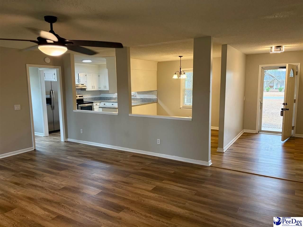 1052 Wellington Photo 7