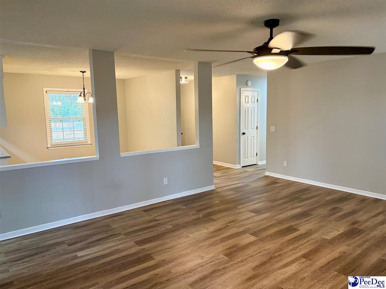 1052 Wellington Photo 8