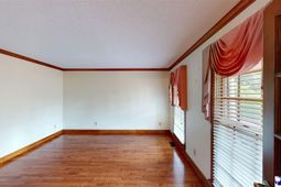 308 Crepe Myrtle Ln photo 4