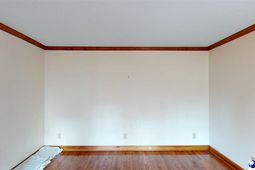 308 Crepe Myrtle Ln photo 4