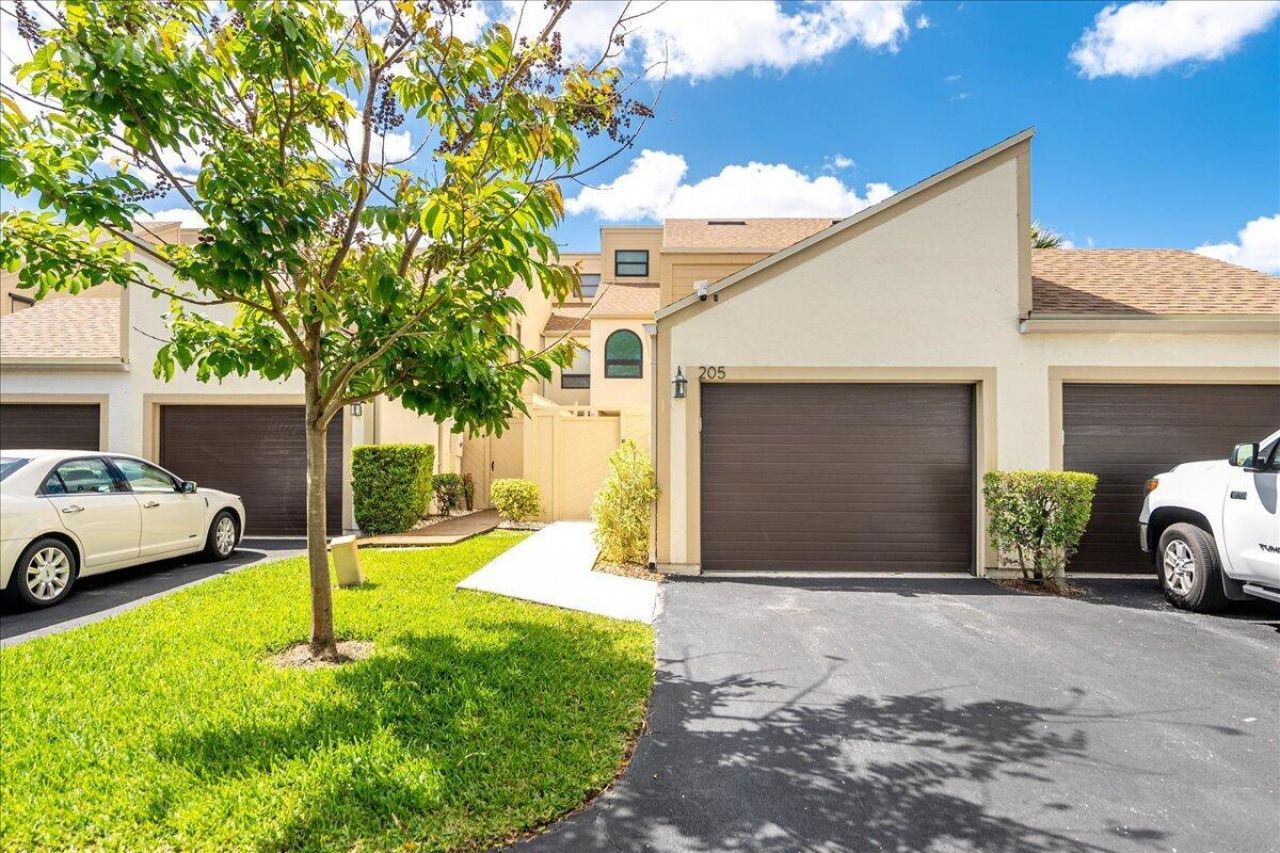 1102 SE Mitchell Avenue, Unit 205, Port Saint Lucie, FL 34952 Photo