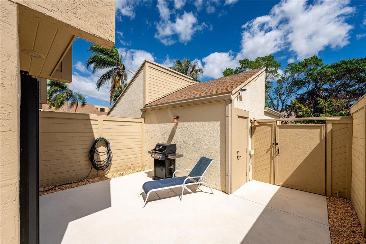 1102 SE Mitchell Avenue, Unit 205, Port Saint Lucie, FL 34952 Photo