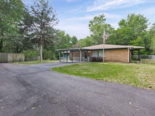 8975 Lott Road, Wilmer, AL 36587