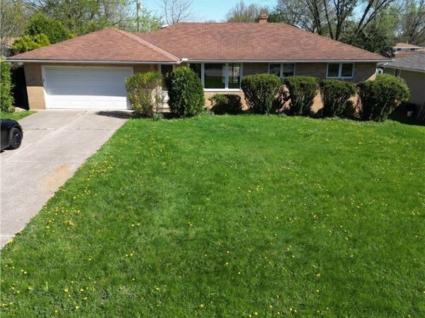 333 E Ridgewood Drive , Seven Hills, OH 44131