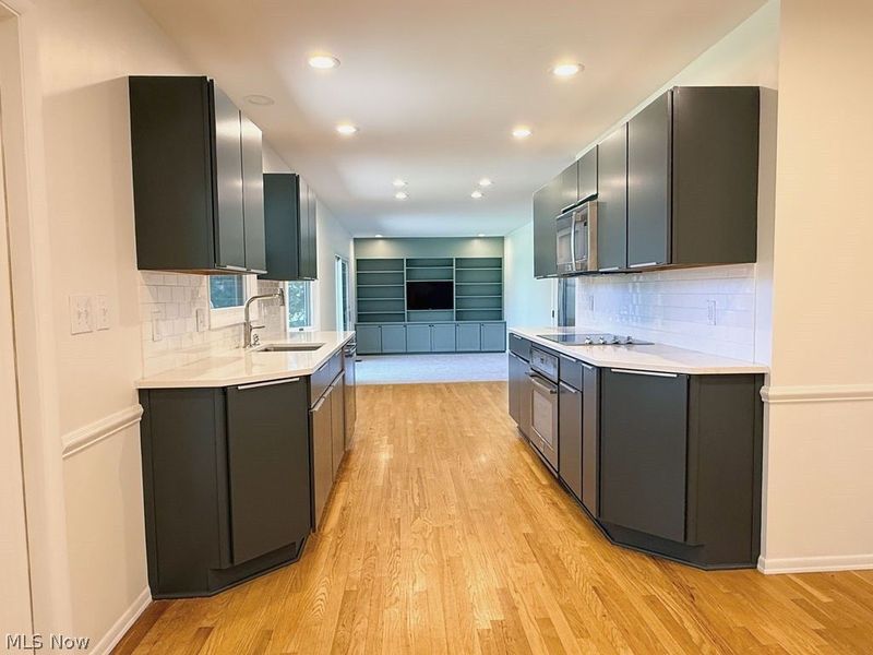 3887 Greenmont , Warren, OH 44484 Photo 4