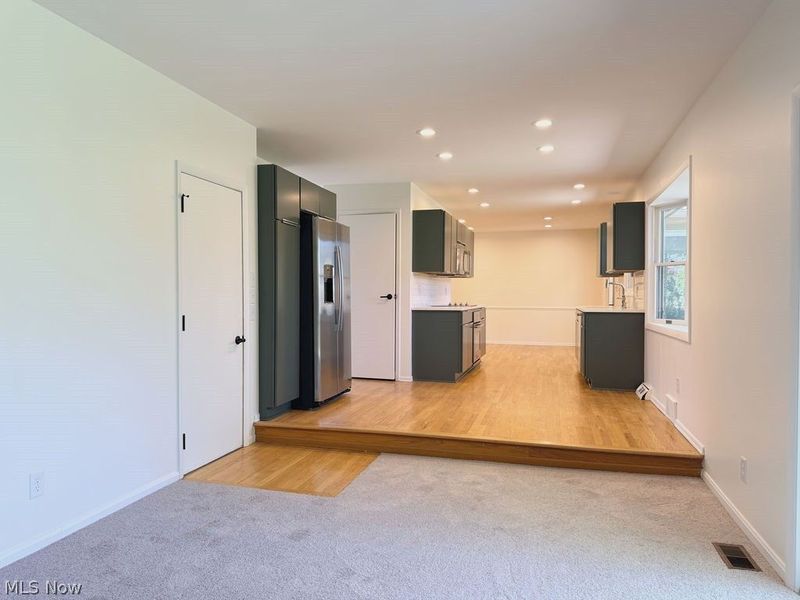 3887 Greenmont , Warren, OH 44484 Photo 6