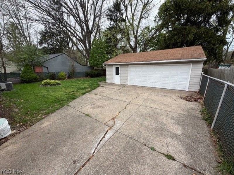 948 Bern Avenue, Cleveland, OH 44109 Photo 2