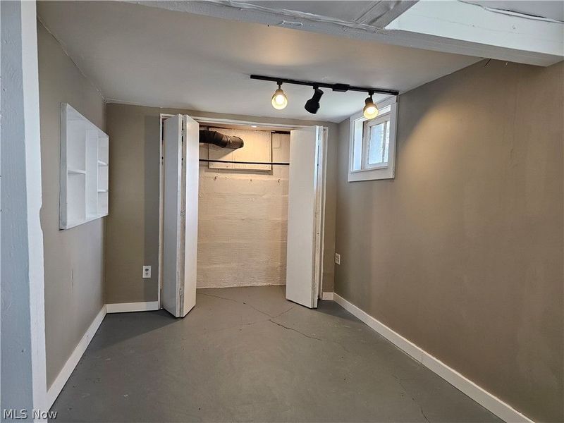 18 Youtz Avenue , Akron, OH 44301 Photo 17