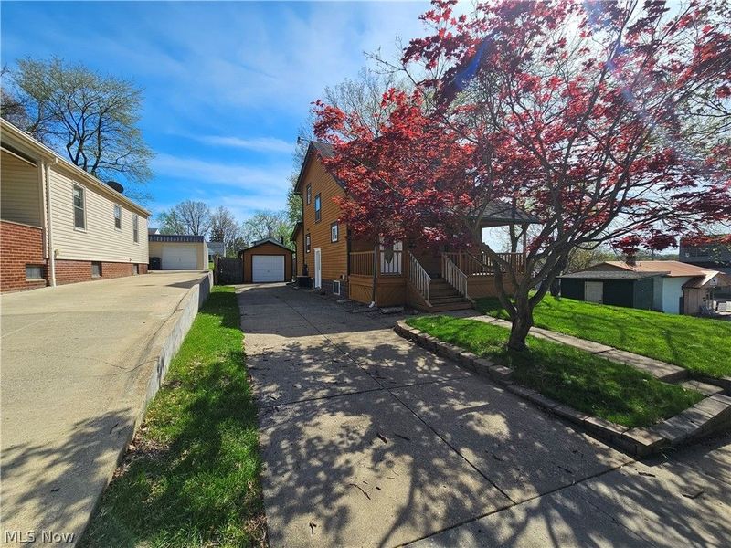 18 Youtz Avenue , Akron, OH 44301 Photo 2