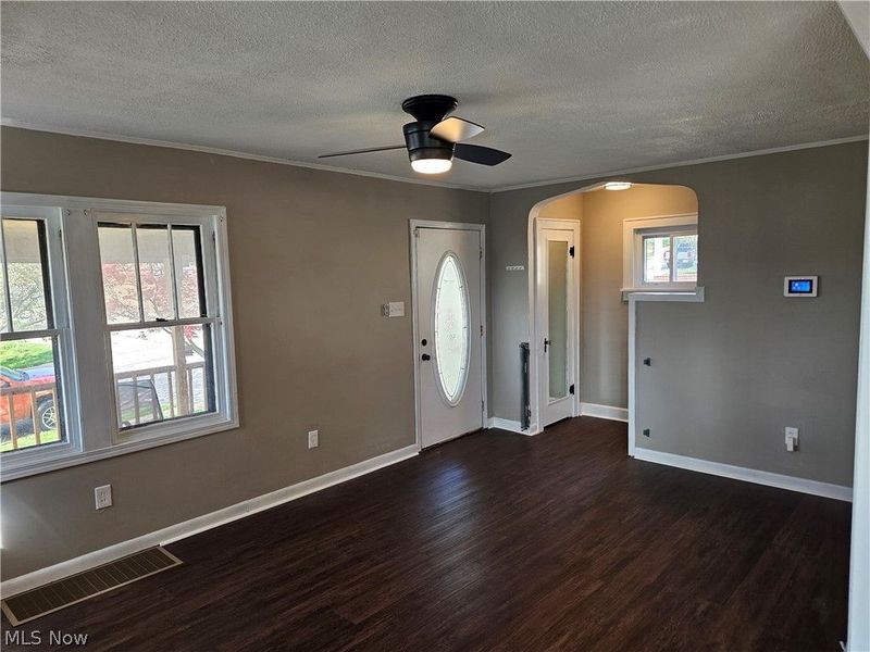 18 Youtz Avenue , Akron, OH 44301 Photo 4