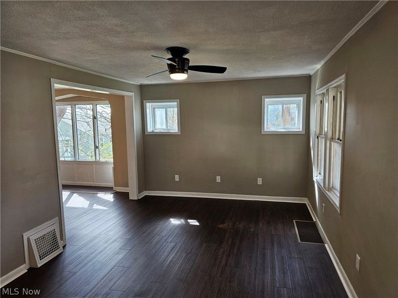 18 Youtz Avenue , Akron, OH 44301 Photo 5