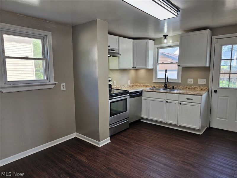 18 Youtz Avenue , Akron, OH 44301 Photo 8