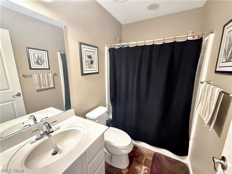 6138 E Meadow Farm Lane , Lorain, OH 44053 Photo 20