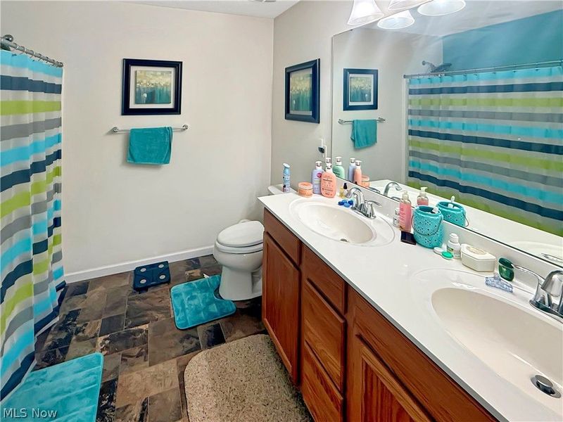 6138 E Meadow Farm Lane , Lorain, OH 44053 Photo 22