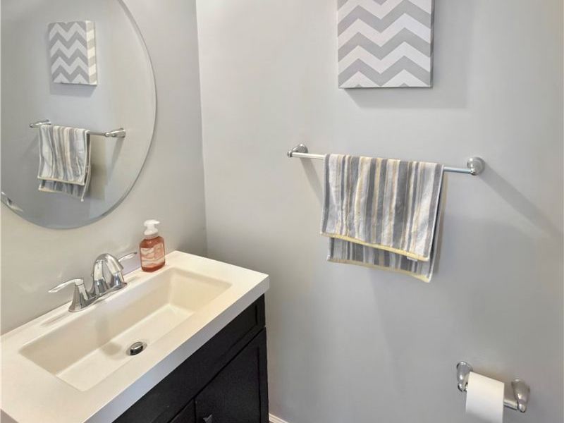 6138 E Meadow Farm Lane , Lorain, OH 44053 Photo 37