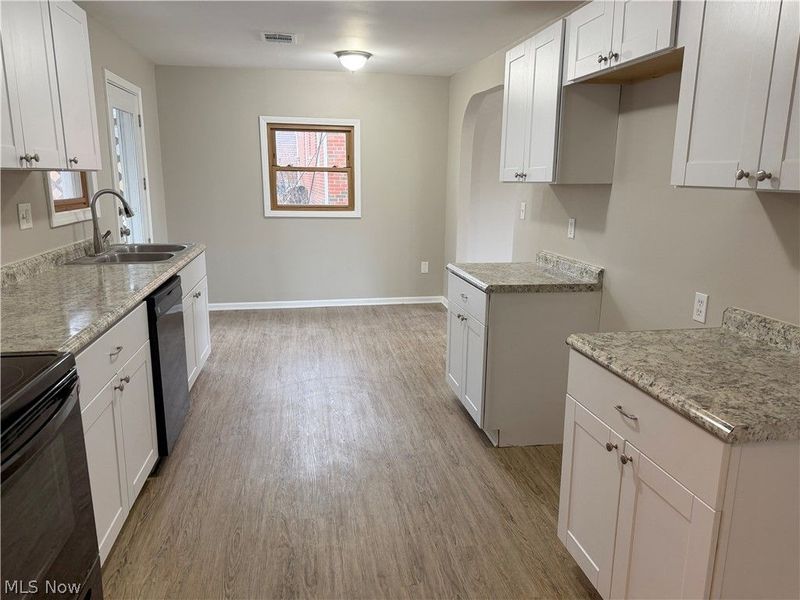 3003 Walter Road, North Olmsted, OH 44070 Photo 4