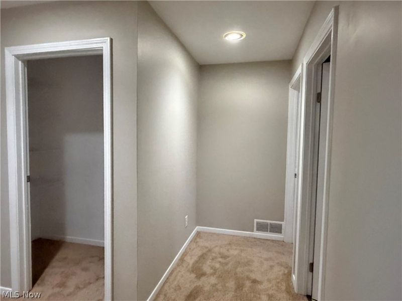 3003 Walter Road, North Olmsted, OH 44070 Photo 8