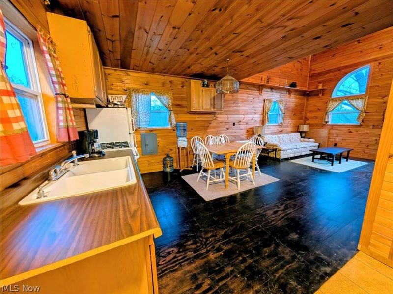 66323 Lake Road , Cambridge, OH 43725 Photo 8