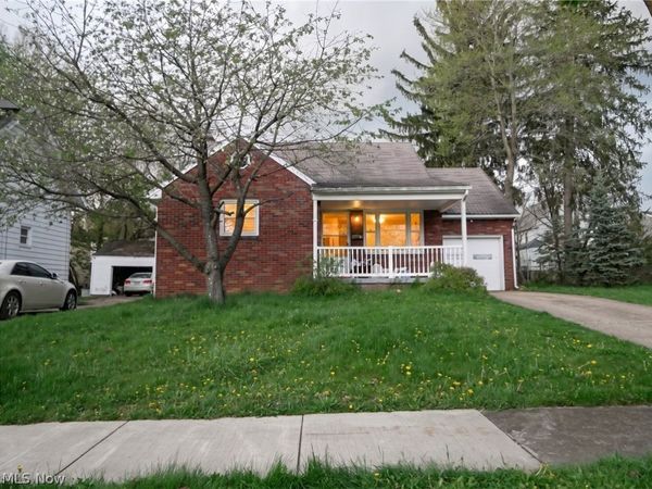 50 Glacier Avenue , Youngstown, OH 44509