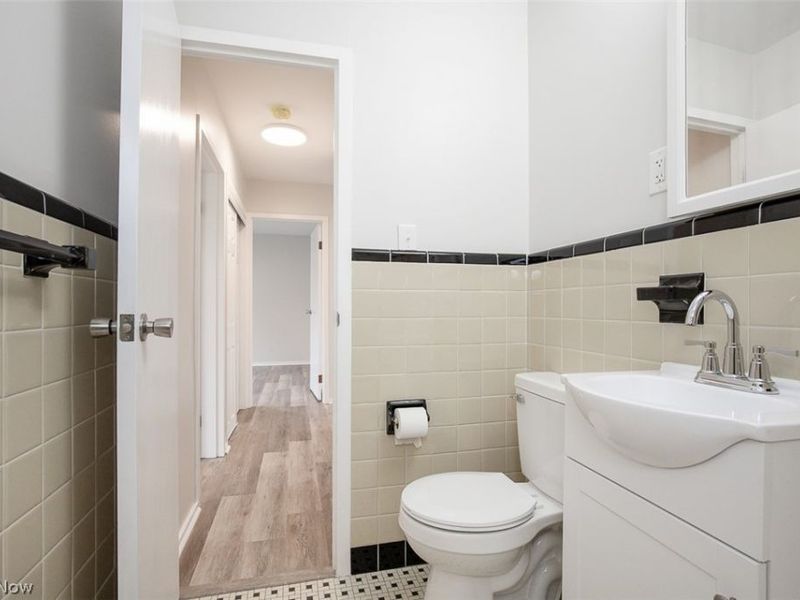 199 E 235th Street , Euclid, OH 44123 Photo 14