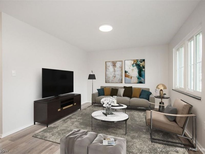 199 E 235th Street , Euclid, OH 44123 Photo 2