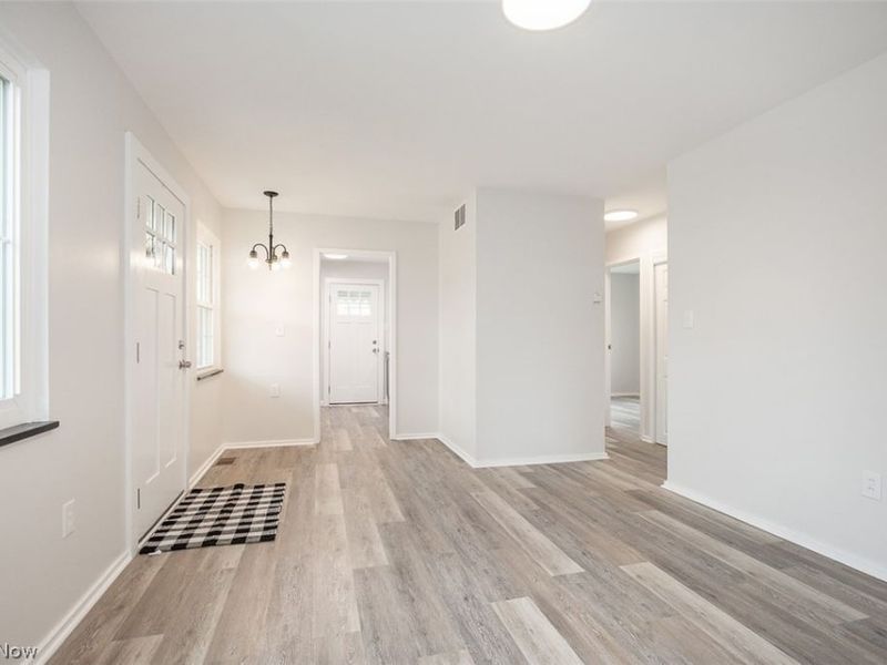 199 E 235th Street , Euclid, OH 44123 Photo 7