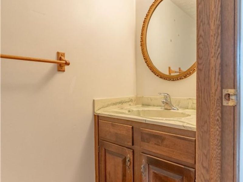 8054 Fox Run Avenue NW, North Canton, OH 44720 Photo 13