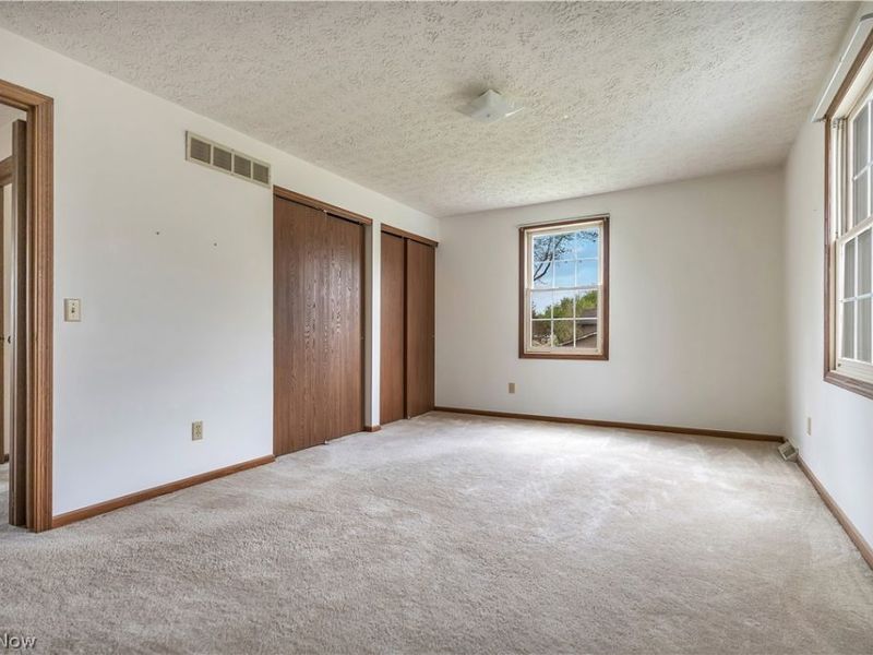 8054 Fox Run Avenue NW, North Canton, OH 44720 Photo 19