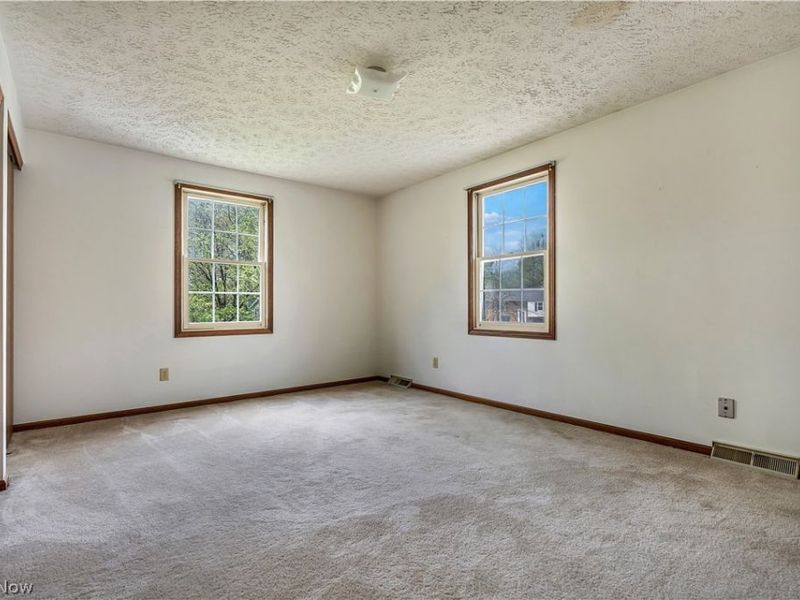 8054 Fox Run Avenue NW, North Canton, OH 44720 Photo 20