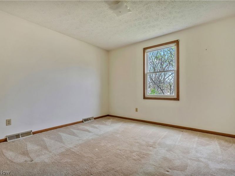 8054 Fox Run Avenue NW, North Canton, OH 44720 Photo 24