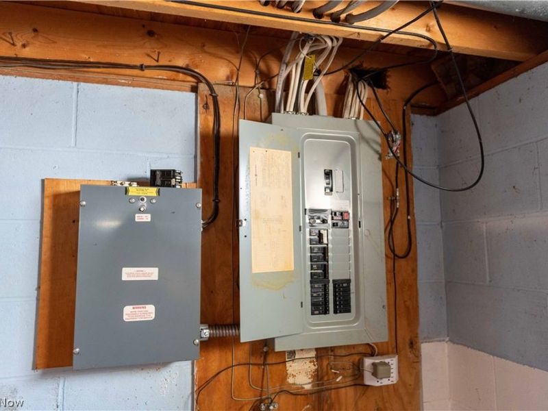 8054 Fox Run Avenue NW, North Canton, OH 44720 Photo 32