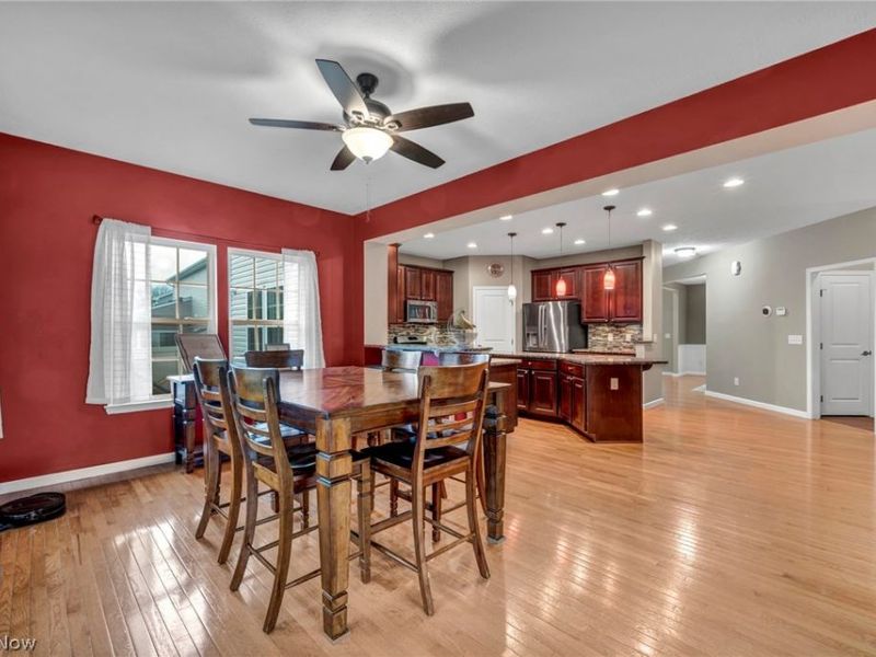 5600 W Longridge Drive , Seven Hills, OH 44131 Photo 12