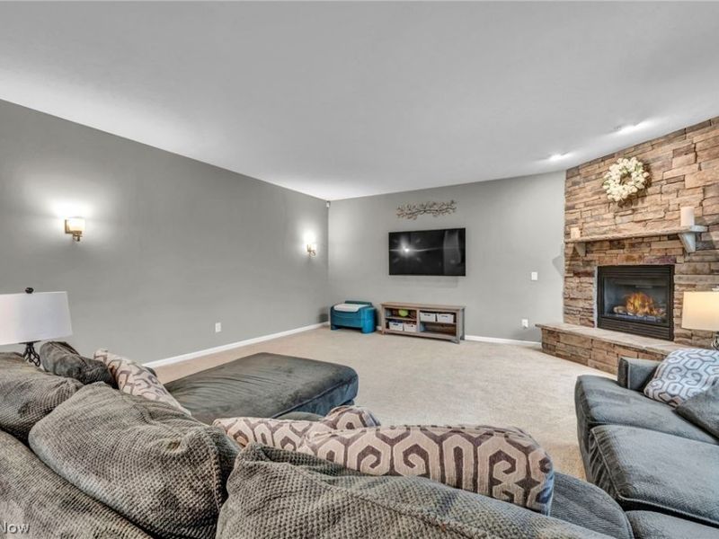 5600 W Longridge Drive , Seven Hills, OH 44131 Photo 14