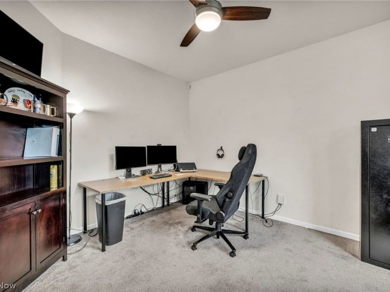 5600 W Longridge Drive , Seven Hills, OH 44131 Photo 17