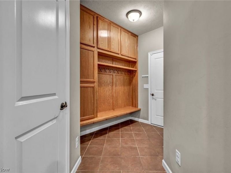 5600 W Longridge Drive , Seven Hills, OH 44131 Photo 20