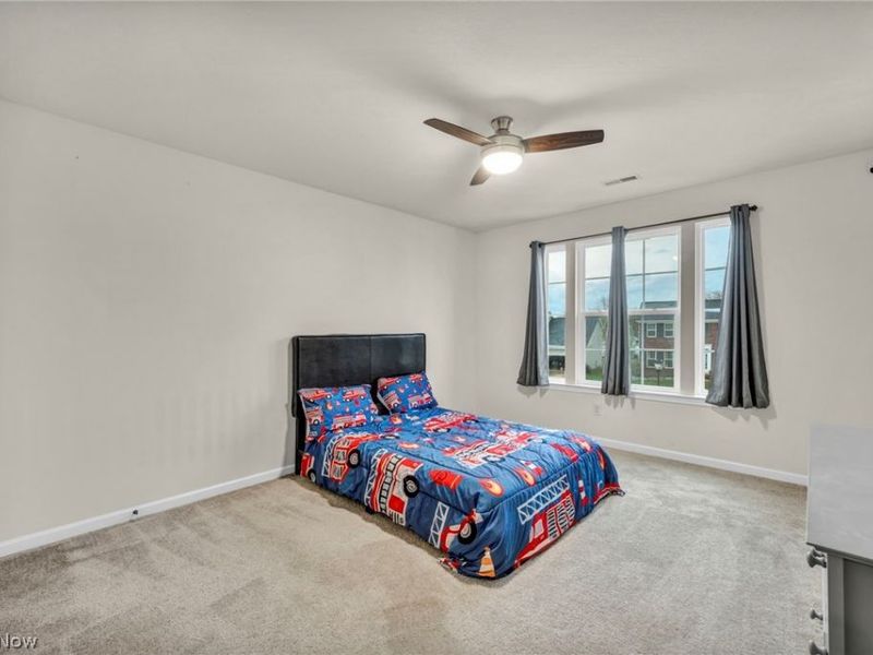 5600 W Longridge Drive , Seven Hills, OH 44131 Photo 21