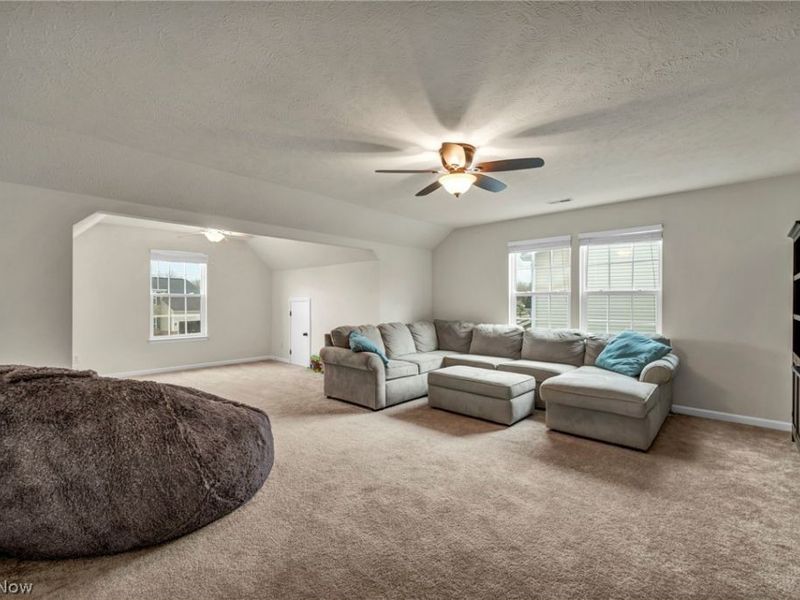 5600 W Longridge Drive , Seven Hills, OH 44131 Photo 26