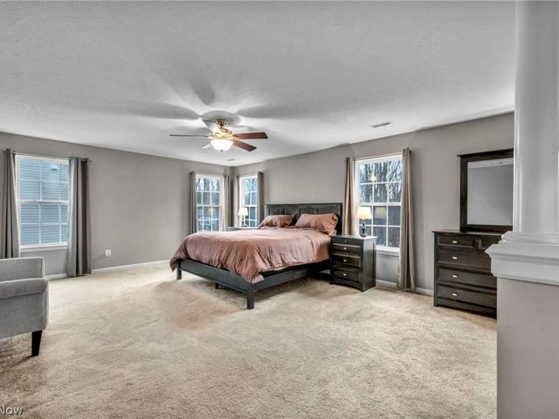 5600 W Longridge Drive , Seven Hills, OH 44131 Photo 29