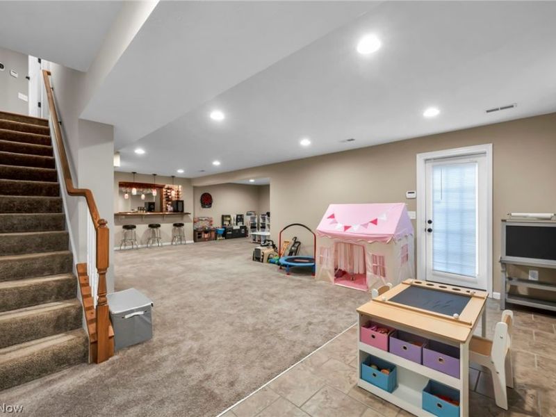 5600 W Longridge Drive , Seven Hills, OH 44131 Photo 33