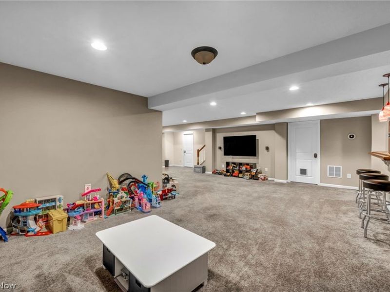 5600 W Longridge Drive , Seven Hills, OH 44131 Photo 36