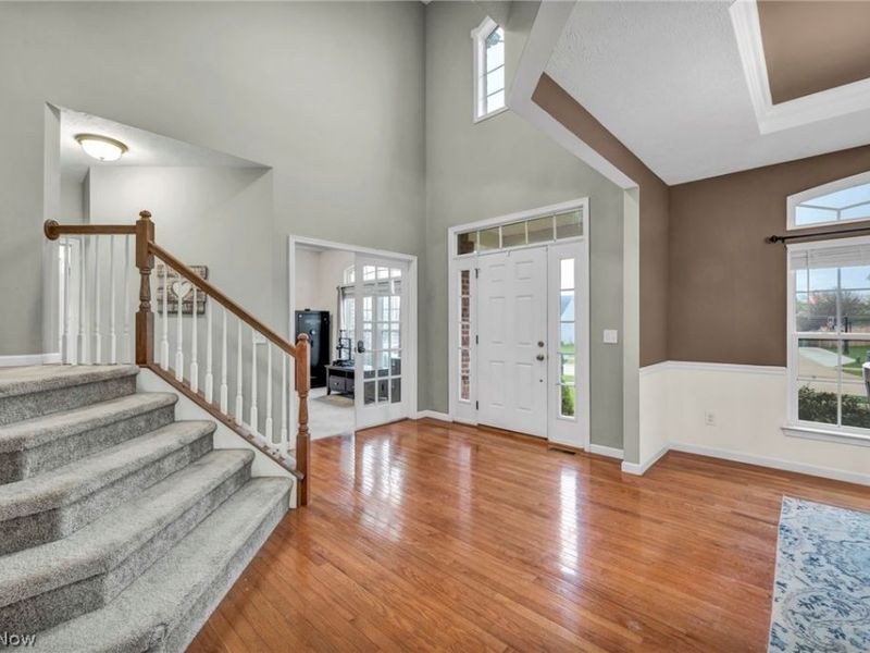 5600 W Longridge Drive , Seven Hills, OH 44131 Photo 5