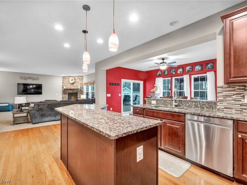 5600 W Longridge Drive , Seven Hills, OH 44131 Photo 9