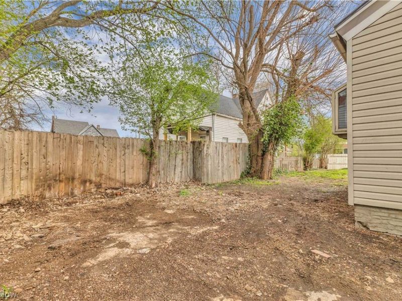 8113 Platt Avenue , Cleveland, OH 44104 Photo 24