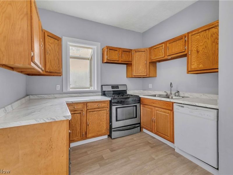 8113 Platt Avenue , Cleveland, OH 44104 Photo 4