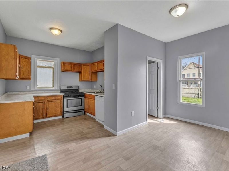 8113 Platt Avenue , Cleveland, OH 44104 Photo 5