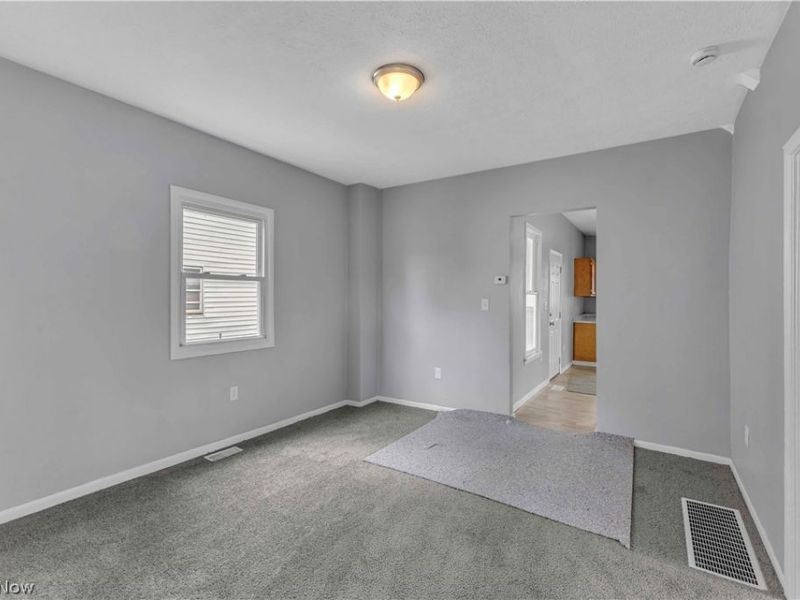 8113 Platt Avenue , Cleveland, OH 44104 Photo 9