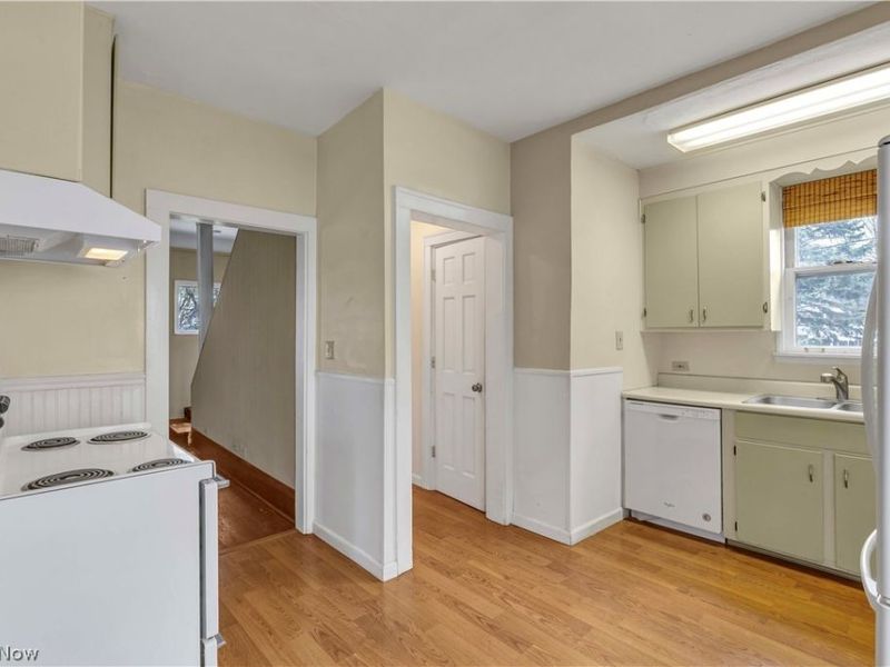 20710 Fuller Avenue , Euclid, OH 44123 Photo 9